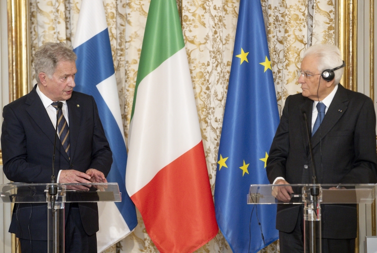 Il Presidente della Repubblica Sergio Mattarella con Sauli Niinistö, Presidente della Repubblica di Finlandia, nel corso delle dichiarazioni alla stampa