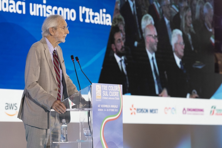 Il Presidente della Repubblica Sergio Mattarella alla cerimonia di apertura della 40^ Assemblea annuale ANCI – Associazione Nazionale Comuni Italiani
in occasione dell'intervento 