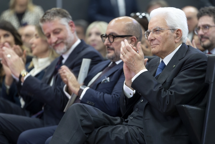 Il Presidente Sergio Mattarella alla presentazione dell’opera “Non uccidere” di Emilio Isgrò e Mario Botta nel 75° anniversario dell’entrata in vigore della Costituzione della Repubblica Italiana