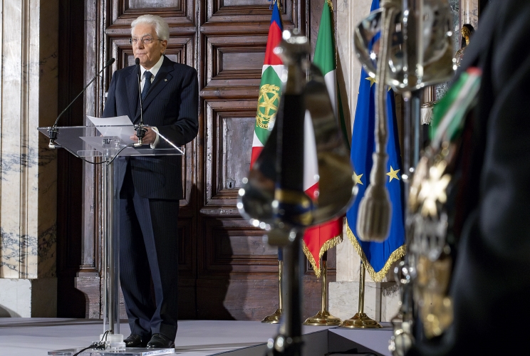 Il Presidente Sergio Mattarella nel corso della cerimonia di consegna delle insegne dell’Ordine Militare d’Italia, nel Giorno dell’Unità Nazionale e della Giornata delle Forze Armate