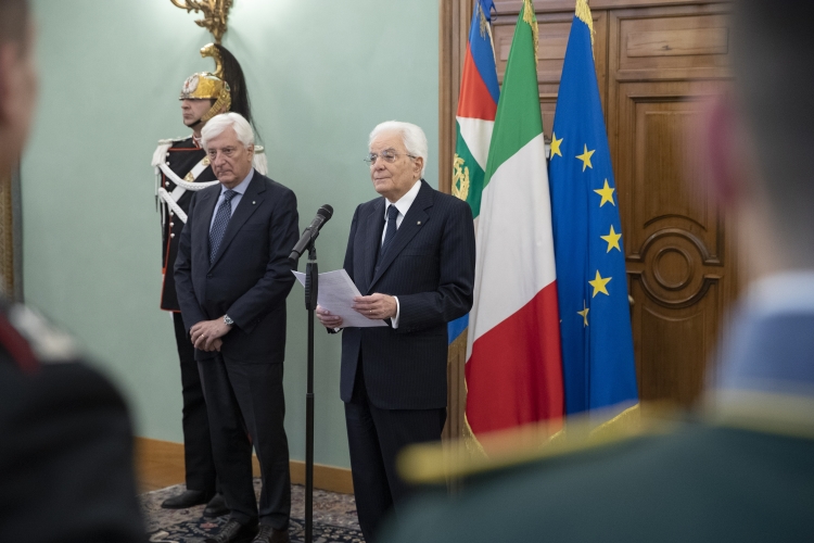Il Presidente Sergio Mattarella con una rappresentanza di Allievi degli Istituti di Formazione Militare, in occasione del Giorno dell’Unità Nazionale e Giornata delle Forze Armate
