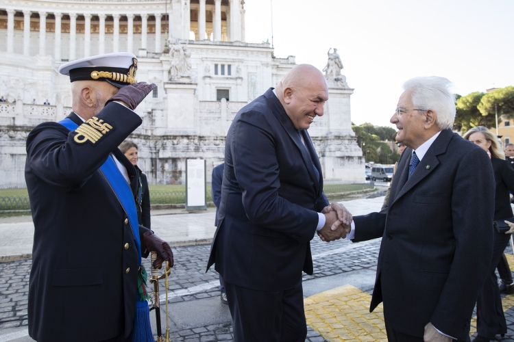 Il Presidente della Repubblica Sergio Mattarella all'Altare della Patria,accolto da Guido Crosetto, Ministro della difesa,in occasione della deposizione di una corona d’alloro sulla Tomba del Milite Ignoto nella ricorrenza del Giorno dell’Unità Nazionale e Giornata delle Forze Armate
