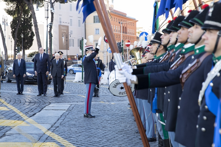 Il Presidente della Repubblica Sergio Mattarella in occasione della deposizione di una corona d’alloro sulla Tomba del Milite Ignoto nella ricorrenza del Giorno dell’Unità Nazionale e Giornata delle Forze Armate

