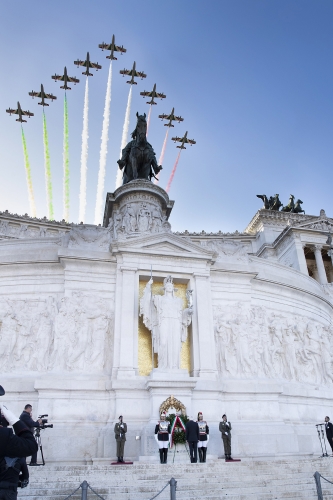 Il Presidente della Repubblica Sergio Mattarella in occasione della deposizione di una corona d’alloro sulla Tomba del Milite Ignoto nella ricorrenza del Giorno dell’Unità Nazionale e Giornata delle Forze Armate

