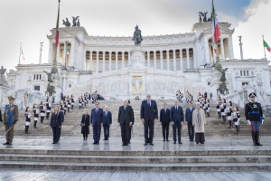 Il Presidente della Repubblica Sergio Mattarella in occasione della deposizione di una corona d’alloro sulla Tomba del Milite Ignoto nella ricorrenza del Giorno dell’Unità Nazionale e Giornata delle Forze Armate
