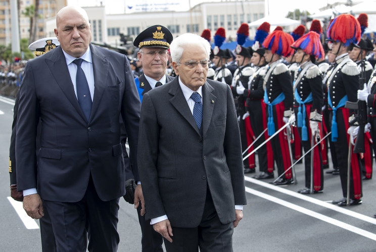 Cagliari - Il Presidente della Repubblica Sergio Mattarella con il ministro della difesa Crosetto in occasione del Giorno dell’Unità nazionale e Giornata delle Forze Armate