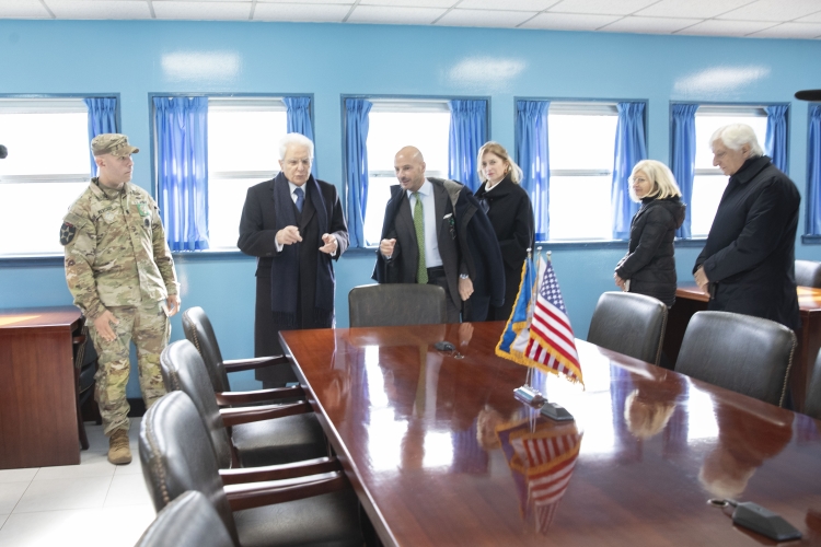 Il Presidente della Repubblica Sergio Mattarella e la Signora Laura nella Joint Security Area,in occasione della visita di Stato nella Repubblica di Corea
