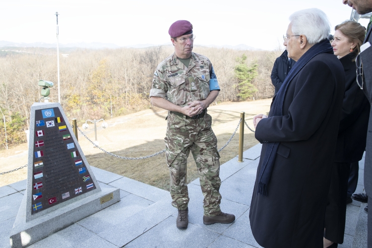 Il Presidente della Repubblica Sergio Mattarella e la Signora Laura nella Joint Security Area,in occasione della visita di Stato nella Repubblica di Corea
