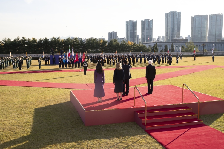 Il Presidente della Repubblica Sergio Mattarella e la Signora Laura con il Presidente della Repubblica di Corea, Yoon Suk Yeol, e Consorte, Kim Keon Hee,in occasione della visita di Stato
