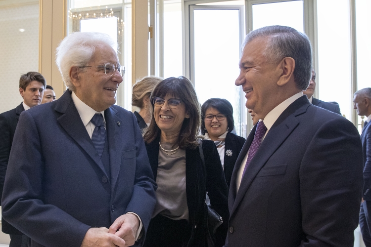 Il Presidente della Repubblica Sergio Mattarella a Palazzo Presidenziale di Kuksaroy, accolto da Shavkat Mirziyoyev, Presidente della Repubblica dell’Uzbekistan, in occasione della visita Ufficiale  
