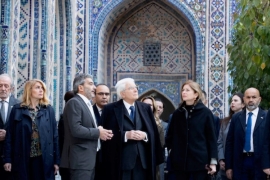 Il Presidente della Repubblica Sergio Mattarella e la Signora Laura al Complesso Monumentale Shah-i-Zinda,
 a Samarcanda
