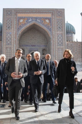 Il Presidente della Repubblica Sergio Mattarella e la Signora Laura al Complesso Monumentale Shah-i-Zinda,
 a Samarcanda
