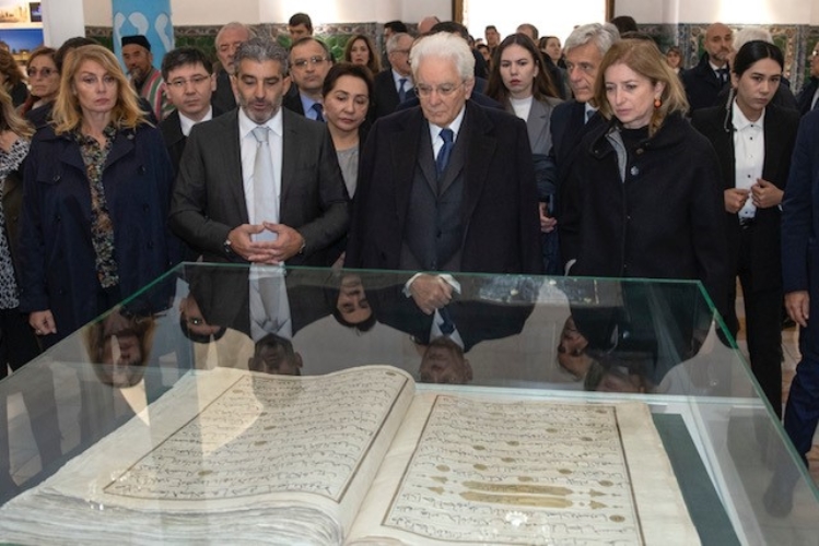 Il Presidente della Repubblica Sergio Mattarella e la Signora Laura al Complesso Monumentale Shah-i-Zinda,
 a Samarcanda