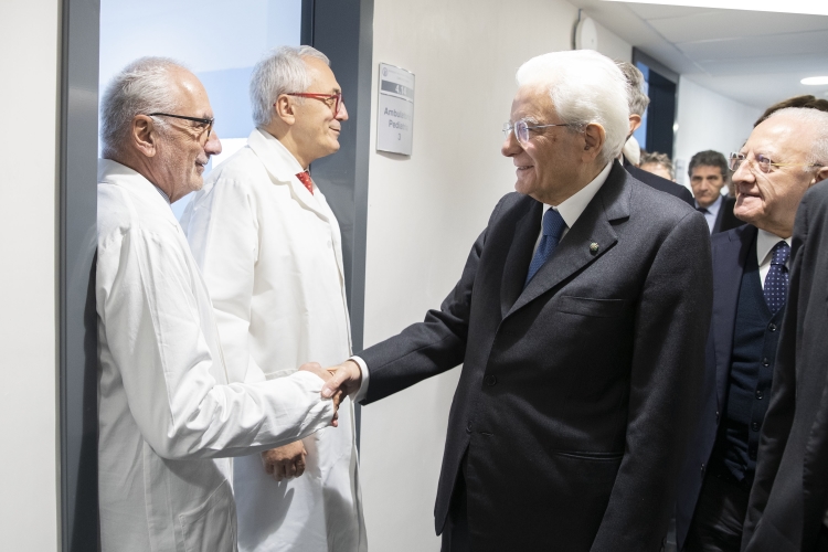Il Presidente della Repubblica Sergio Mattarella visita degli ambulatori assistenziali del polo universitario di Scampia

