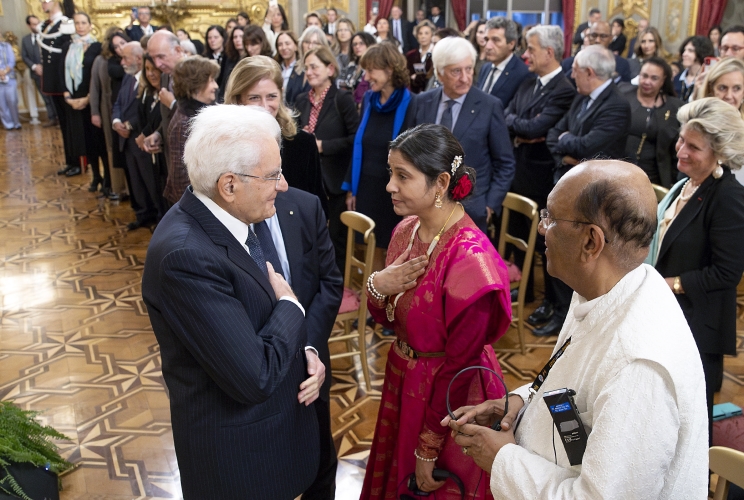 Il Presidente Sergio Mattarella con Harbeen Arora Rai, Presidente del Women Economic al termine dell'incontro con una delegazione di partecipanti al "Women Economic Forum" 