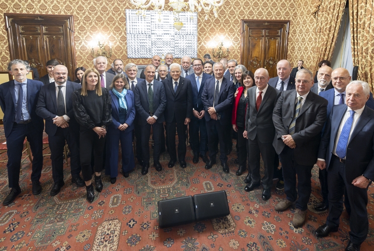 Il Presidente della Repubblica, Sergio Mattarella, con una rappresentanza dell'Unione Nazionale Comuni Comunità Enti Montani 