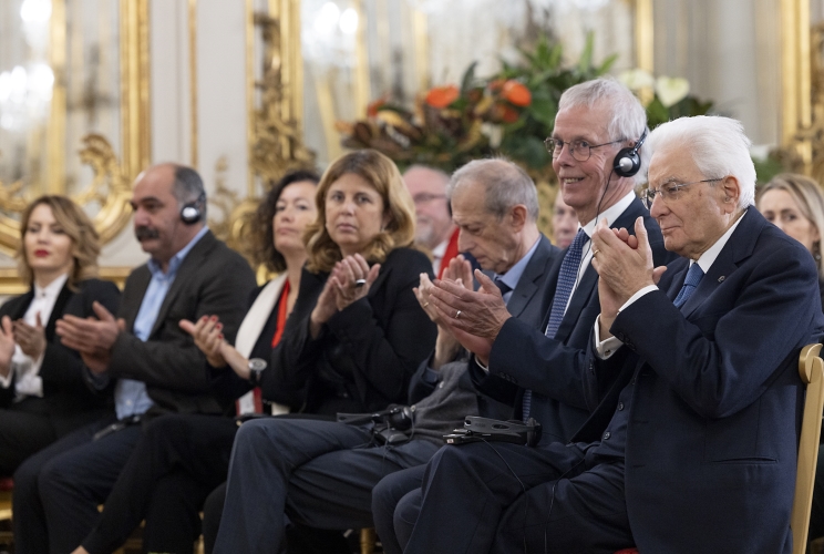 Il Presidente Sergio Mattarella con Tiny Kox, Presidente dell'Assemblea parlamentare del Consiglio d’Europa e Piero Fassino, Presidente della Commissione Monitoraggio dell'Assemblea parlamentare del Consiglio d’Europa, in occasione dell'incontro con i membri della Commissione