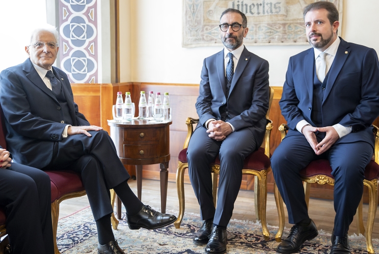 Il Presidente della Repubblica Sergio Mattarella con i Capitani reggenti Filippo Tamagnini e Gaetano Troina in occasione della Visita di Stato nella Repubblica di San Marino