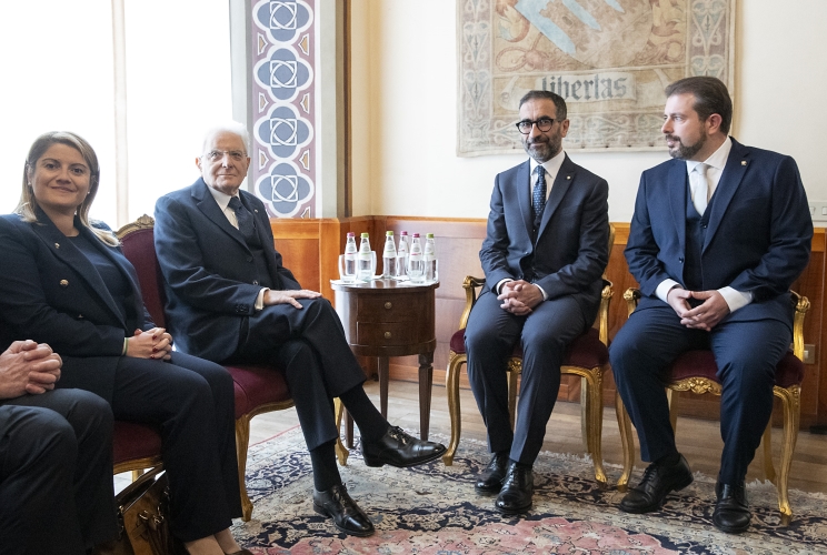 Il Presidente della Repubblica Sergio Mattarella con i Capitani reggenti Filippo Tamagnini e Gaetano Troina in occasione della Visita di Stato nella Repubblica di San Marino