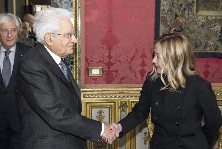 Il Presidente Sergio Mattarella con il Presidente del Consiglio Giorgia Meloni, in occasione della riunione del Consiglio Supremo di Difesa