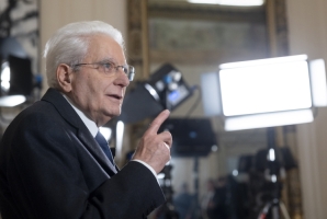 Messaggio di fine anno del Presidente della Repubblica Sergio Mattarella  Sottotitolato