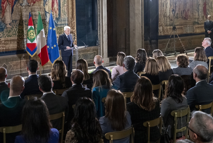 Il Presidente Sergio Mattarella rivolge il suo indirizzo di saluto in occasione dell'incontro con i vincitori dell’ottavo Corso-concorso SNA di formazione dirigenziale