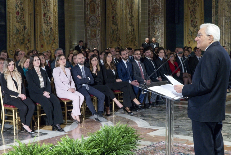 Il Presidente Sergio Mattarella rivolge il suo indirizzo di saluto in occasione dell'incontro con i vincitori dell’ottavo Corso-concorso SNA di formazione dirigenziale