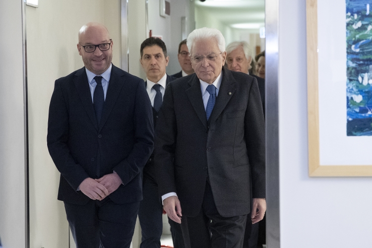 Il Presidente Sergio Mattarella con Lorenzo Fontana, Presidente della Camera dei deputati in occasione della presentazione del Rapporto annuale dell’Associazione Italiadecide dal titolo “La conoscenza nel tempo della complessità. Educazione e formazione nelle democrazie del XXI secolo”
