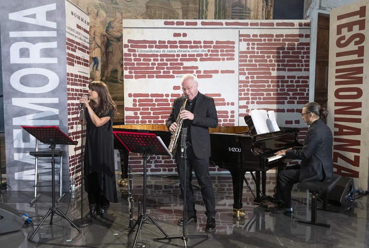 L'esecuzione del musicista Gabriele Coen