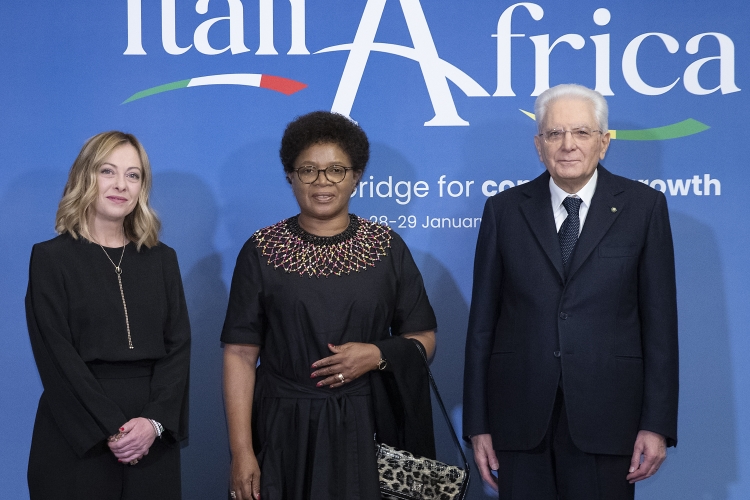 Il Presidente della Repubblica Sergio Mattarella e il il Presidente del Consiglio Giorgia Meloni in occasione del vertice Italia Africa
