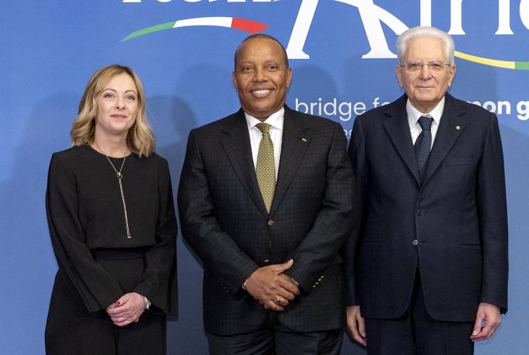 Il Presidente della Repubblica Sergio Mattarella e il il Presidente del Consiglio Giorgia Meloni in occasione del vertice Italia Africa
