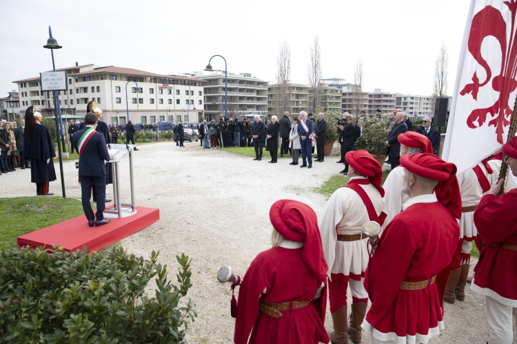 Il Presidente della Repubblica Sergio Mattarella durante la cerimonia di intitolazione del già Parco S. Donato a Pier Luigi Vigna
