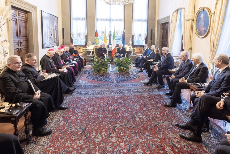 Il Presidente Sergio Mattarella con  S.Em. Rev.ma Card. Pietro Parolin, Segretario di Stato, in occasione della ricorrenza della firma dei Patti Lateranensi e dell’Accordo di Revisione del Concordato