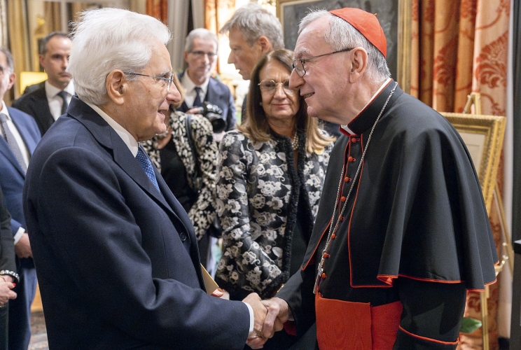 Il Presidente Sergio Mattarella con  S.Em. Rev.ma Card. Pietro Parolin, Segretario di Stato, al termine della ricorrenza della firma dei Patti Lateranensi e dell’Accordo di Revisione del Concordato
