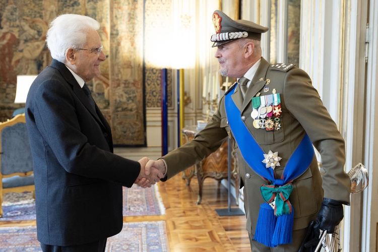 Il Presidente della Repubblica Sergio Mattarella incontra il  Gen. C.A. Pietro Serino, Capo di Stato Maggiore dell'Esercito Italiano uscente   
