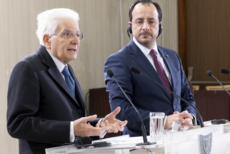  Il Presidente della Repubblica Sergio Mattarella con il Presidente della Repubblica di Cipro Nikos Christodoulides nel corso delle dichiarazioni alla stampa