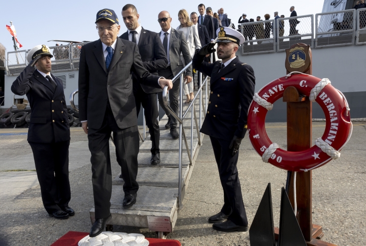Il Presidente della Repubblica Sergio Mattarella accompagnato  dal Capo di Stato Maggiore della Marina, Amm. Sq. Enrico Credendino, visita la Nave Bergamini