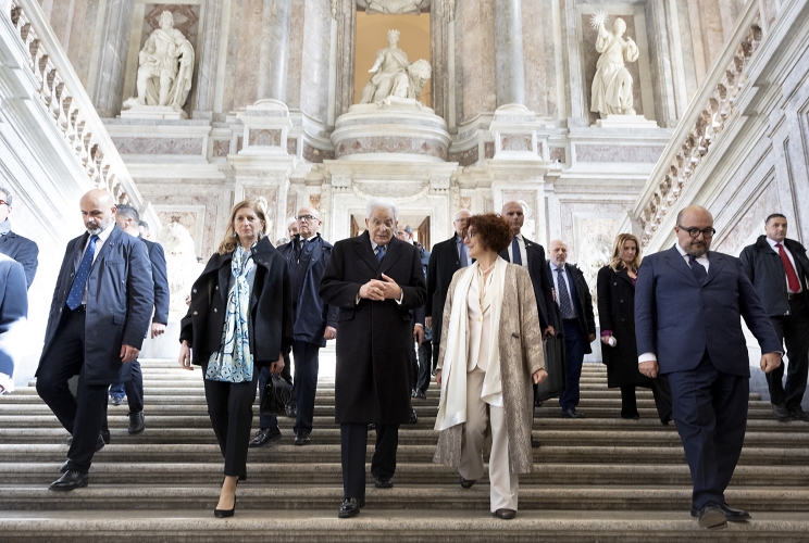 Il Presidente della Repubblica Sergio Mattarella lascia la Reggia di Caserta al termine della cerimonia d’inaugurazione delle Sale espositive della Gran Galleria della Reggia e visita alla mostra temporanea “Visioni”