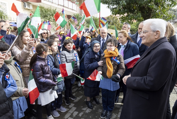 Il Presidente della Repubblica Sergio Mattarella in occasione della visita alla cripta della Chiesa di San Francesco di Paola