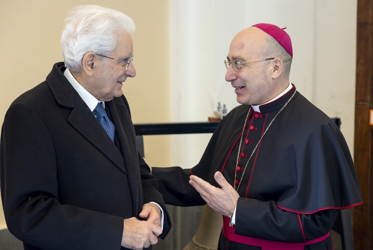 Il Presidente della Repubblica Sergio Mattarella con S.E. Mons. Pietro Lagnese, Vescovo di Caserta e Arcivescovo di Capua, in occasione della visita alla cripta della Chiesa di San Francesco di Paola