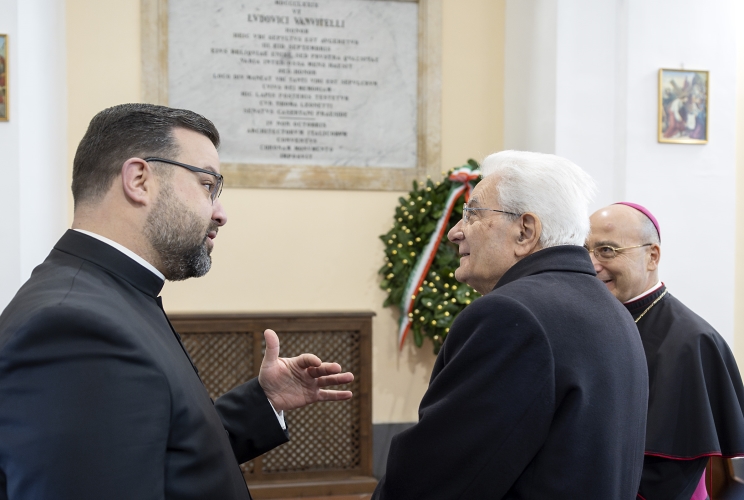 Il Presidente della Repubblica Sergio Mattarella in occasione della visita alla cripta della Chiesa di San Francesco di Paola