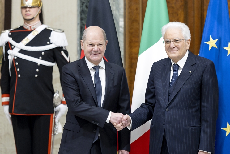 Il Presidente Sergio Mattarella con il Cancelliere della Repubblica Federale di Germania, S.E. il Signor Olaf Scholz