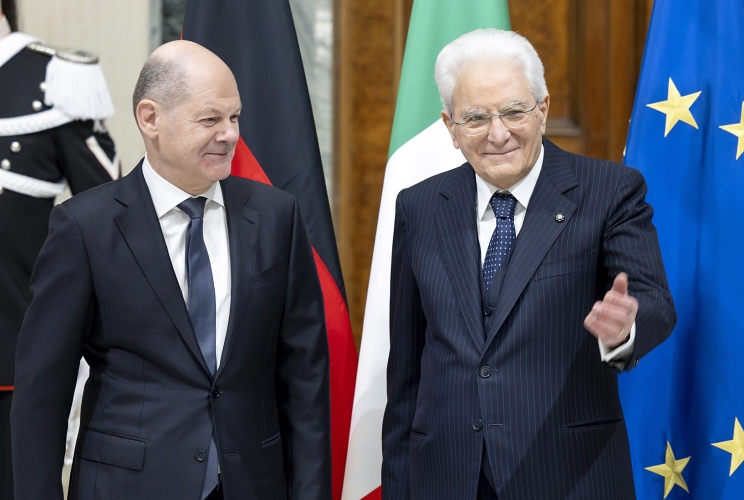 Il Presidente Sergio Mattarella con il Cancelliere della Repubblica Federale di Germania, S.E. il Signor Olaf Scholz