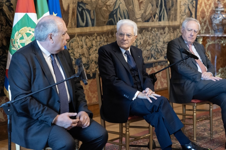 Il Presidente della Repubblica Sergio Mattarella con Gianfranco Giuliani,Presidente di CASAGIT in occasionedei 50 anni di attività
