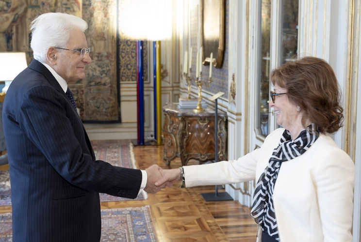 Il Presidente Sergio Mattarella accoglie Elisabetta Oliveri, Presidente di ASPI