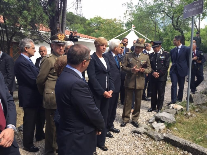 Il Presidente Sergio Mattarella nel corso della visita al Museo di San Michele