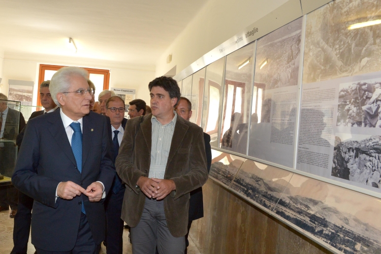 Il Presidente Sergio Mattarella nel corso della visita al Museo San Michele