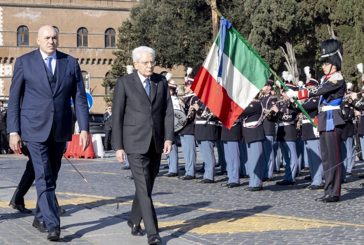 Il Presidente Sergio Mattarella in occasione della deposizione di una corona d’alloro sulla Tomba del Milite Ignoto, nella ricorrenza della Giornata dell’Unità Nazionale