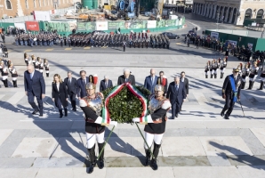 Il Presidente Sergio Mattarella in occasione della deposizione di una corona d’alloro sulla Tomba del Milite Ignoto, nella ricorrenza della Giornata dell’Unità Nazionale
