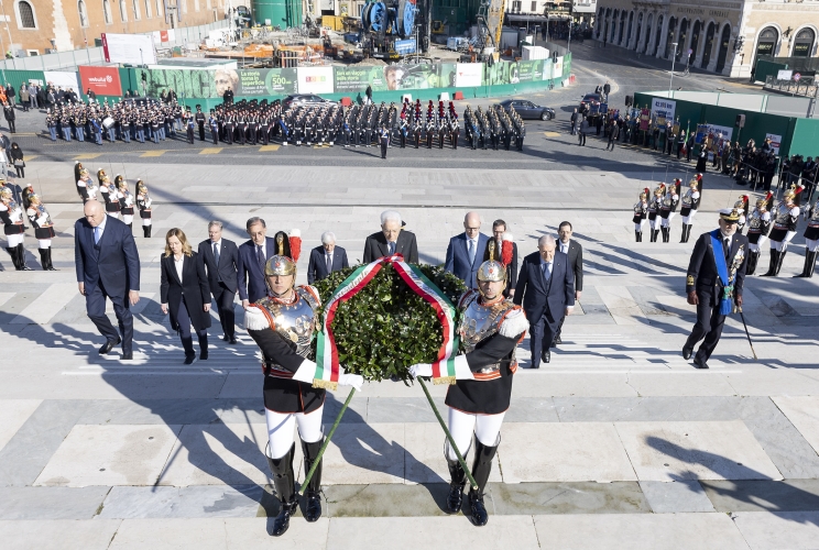 Il Presidente Sergio Mattarella in occasione della deposizione di una corona d’alloro sulla Tomba del Milite Ignoto, nella ricorrenza della Giornata dell’Unità Nazionale